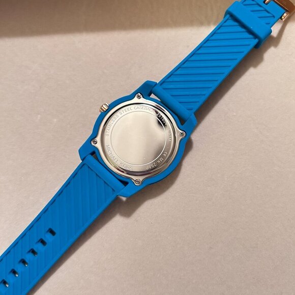 Michael Kors Women's Turquoise Silicone Analog Dial Watch Style -  (MK-2559) - Picture 7 of 8